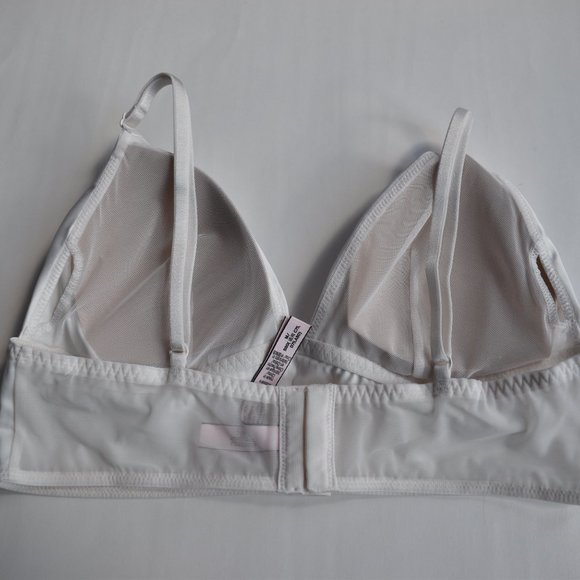 Victoria's Secret White Wireless Bra - Picture 3 of 6